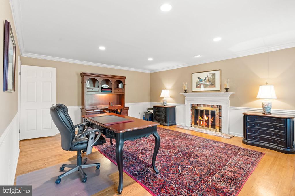 1504 SCHOOL HOUSE LANE