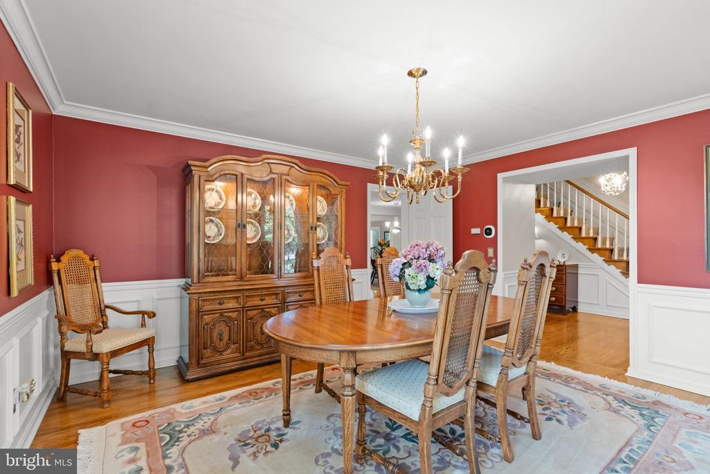 1504 SCHOOL HOUSE LANE