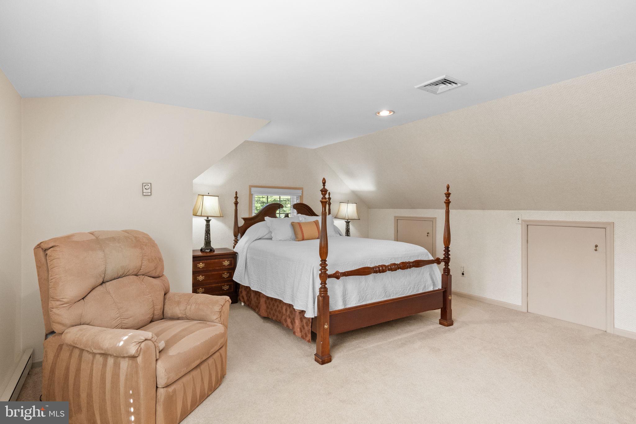 1504 SCHOOL HOUSE LANE