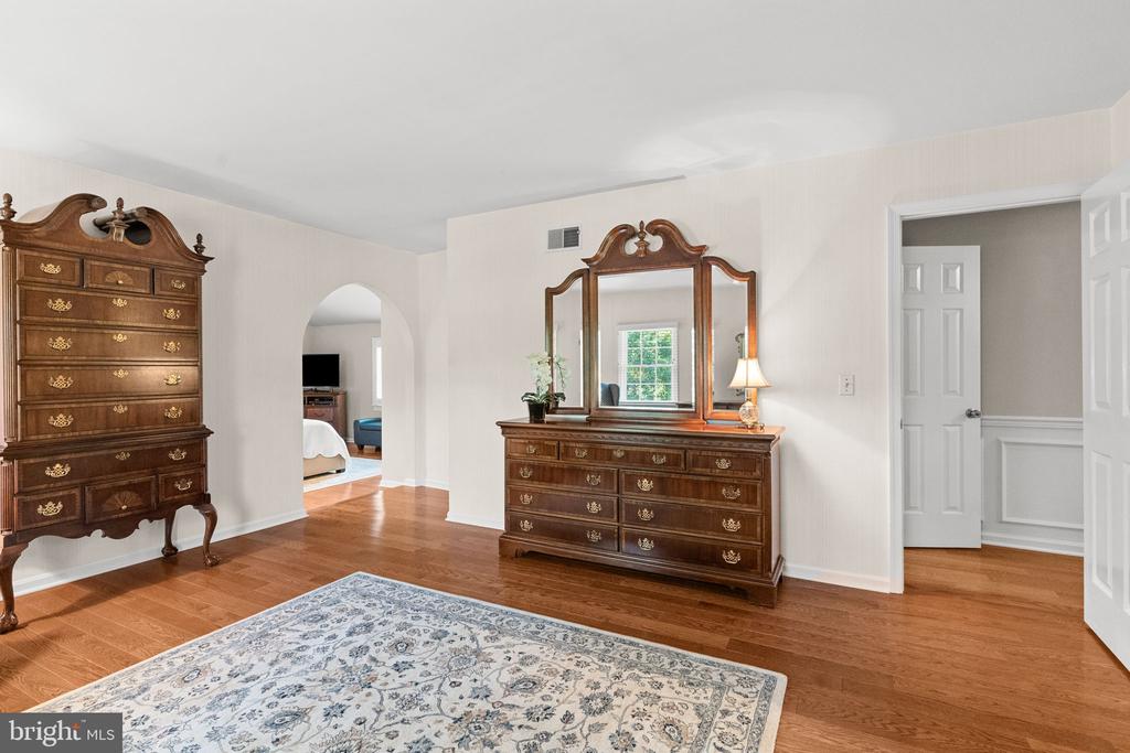 1504 SCHOOL HOUSE LANE