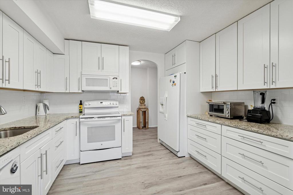666 W GERMANTOWN PIKE 2101