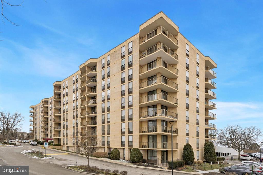 666 W GERMANTOWN PIKE 2101