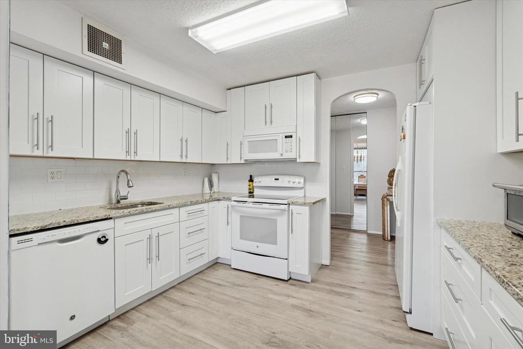666 W GERMANTOWN PIKE 2101