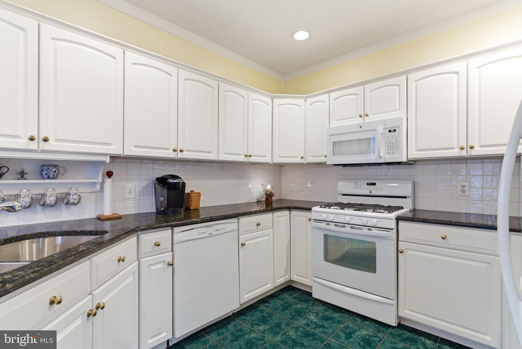 1510 ANNA MARIE CIRCLE