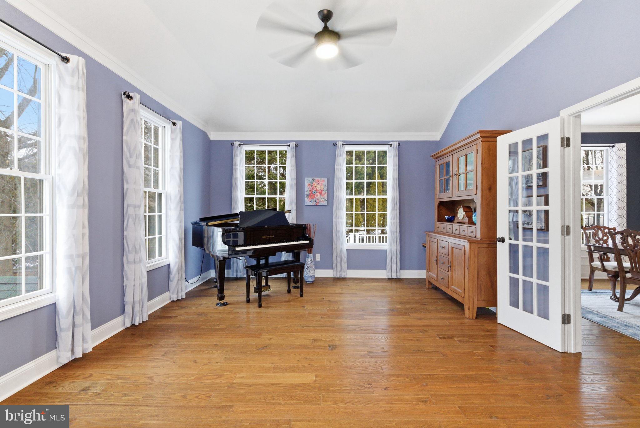 1510 ANNA MARIE CIRCLE