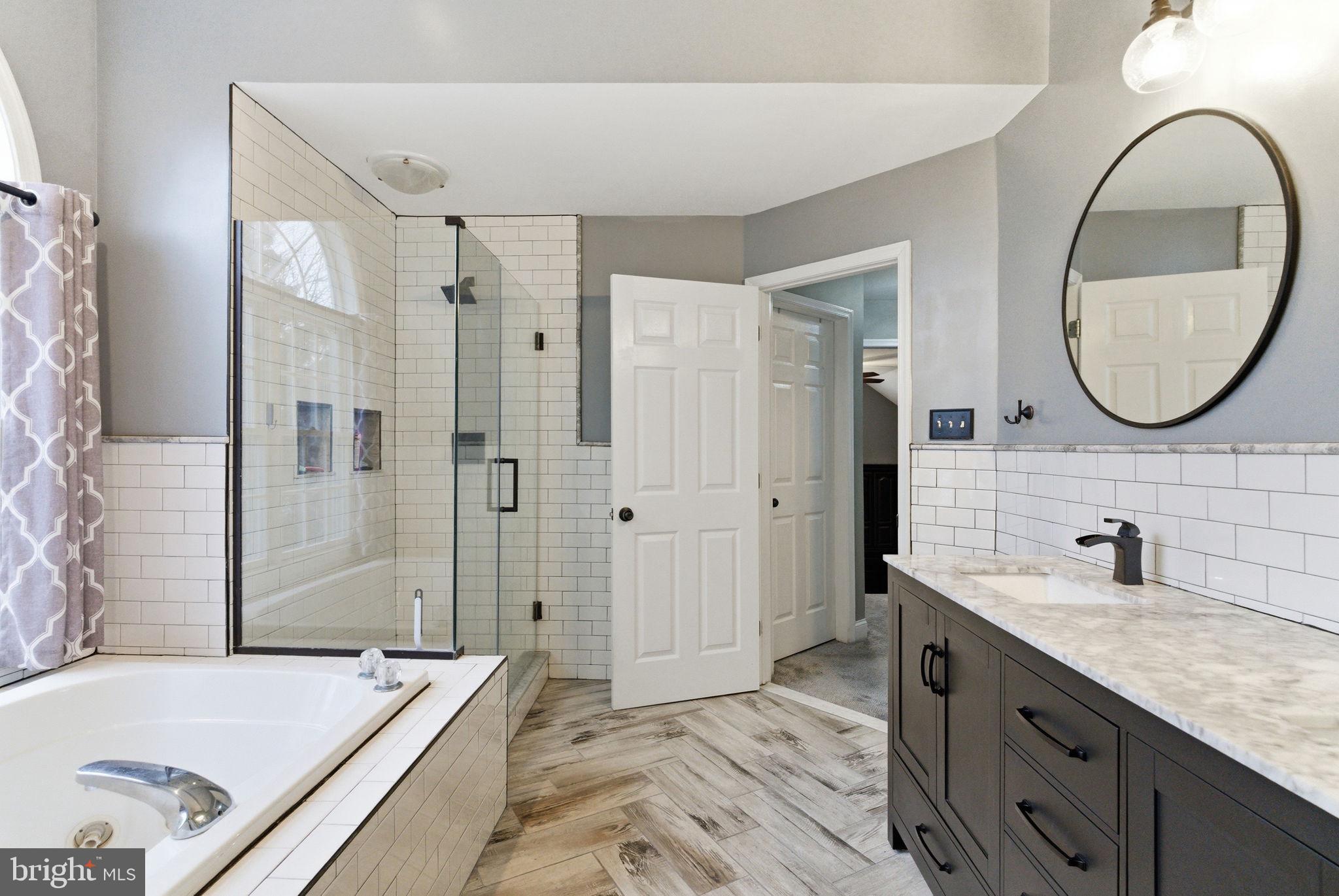 1510 ANNA MARIE CIRCLE