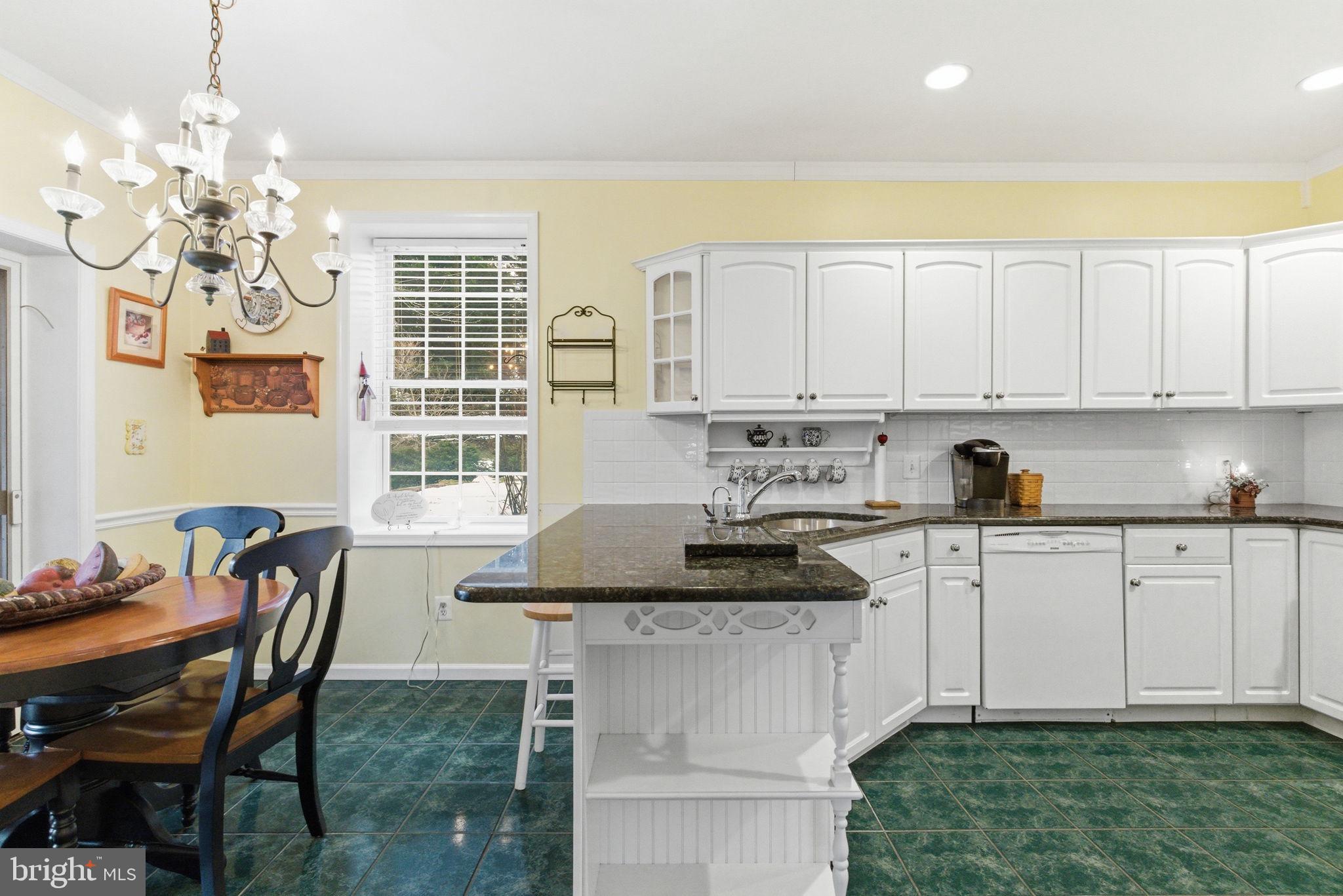 1510 ANNA MARIE CIRCLE