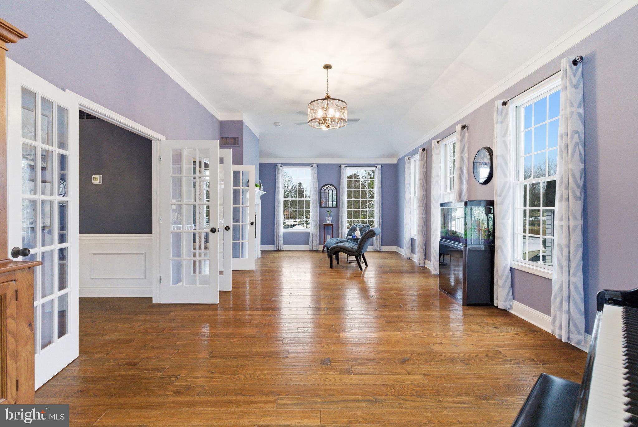 1510 ANNA MARIE CIRCLE