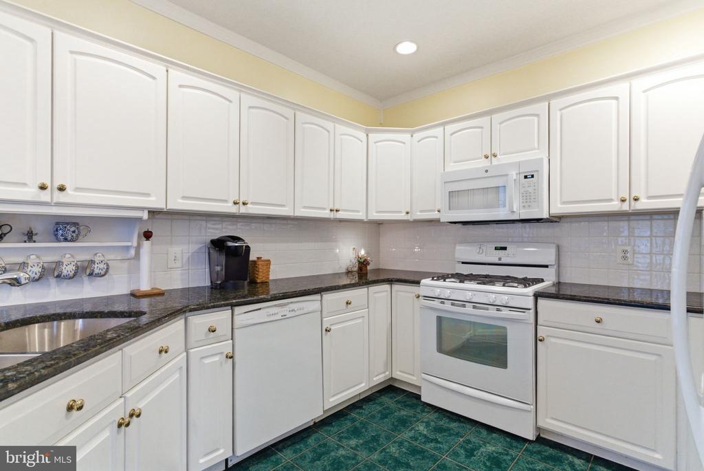 1510 ANNA MARIE CIRCLE