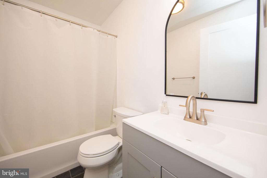 204 S CHESTNUT STREET UNIT D