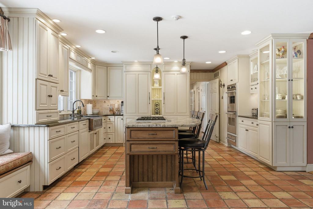 275 WOODCOCK LANE