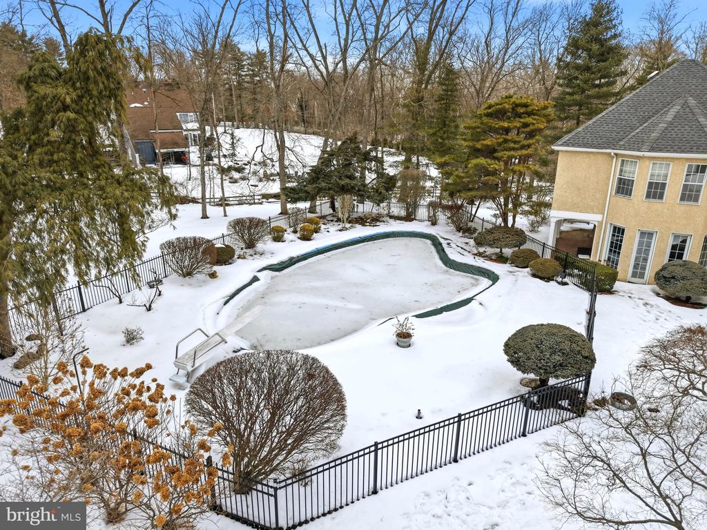 275 WOODCOCK LANE