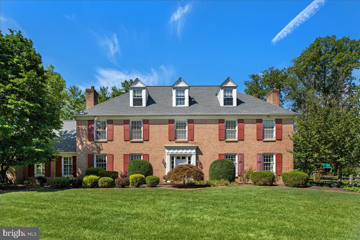 275 WOODCOCK LANE