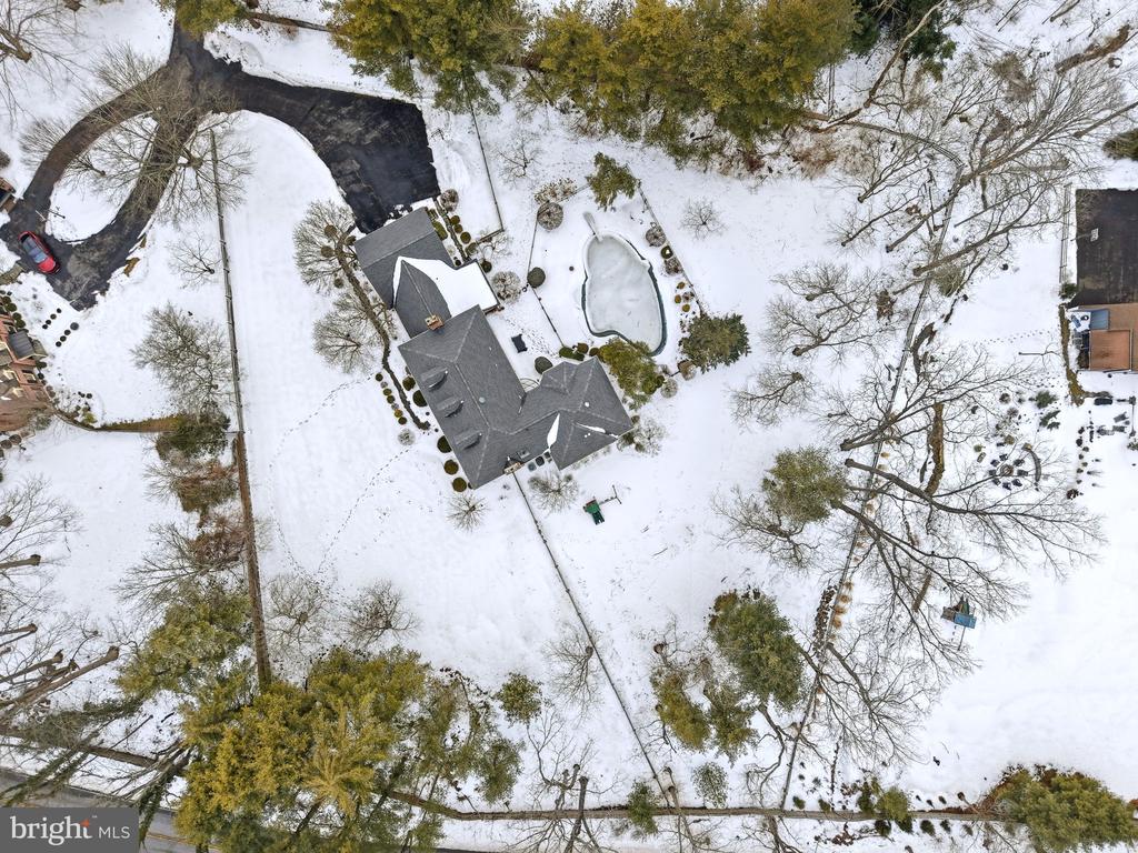 275 WOODCOCK LANE