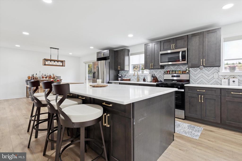 3023 EISENHOWER ROAD