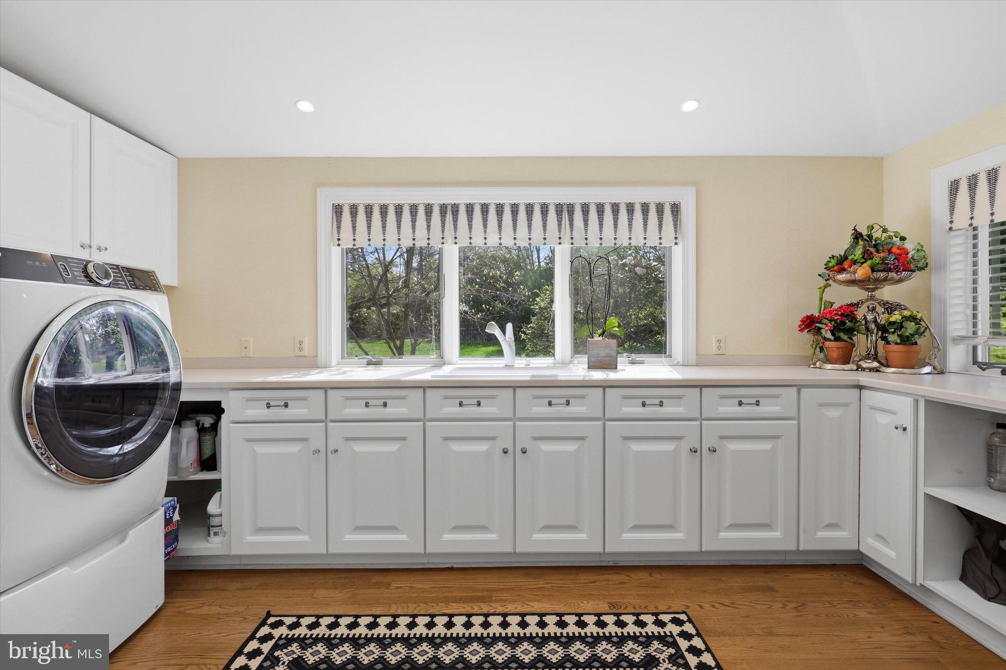 75 RIDINGS WAY
