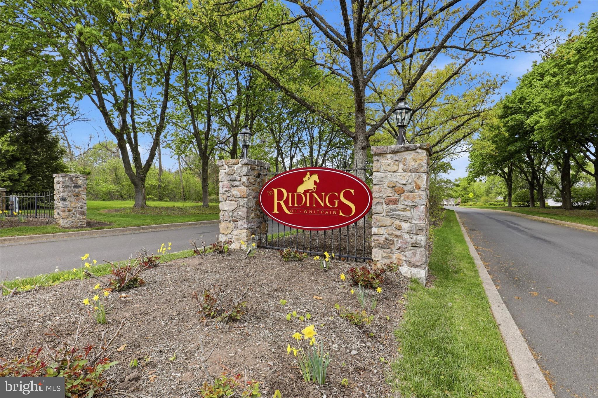 75 RIDINGS WAY