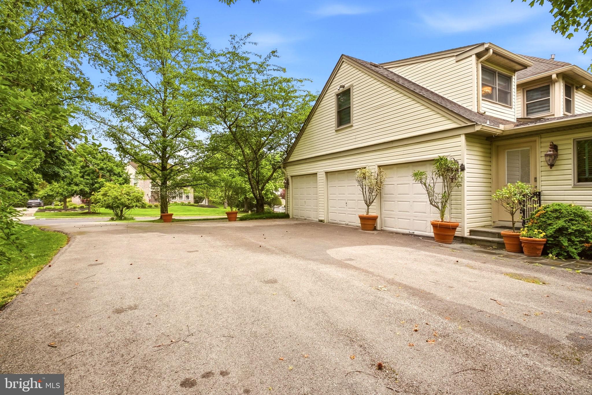75 RIDINGS WAY