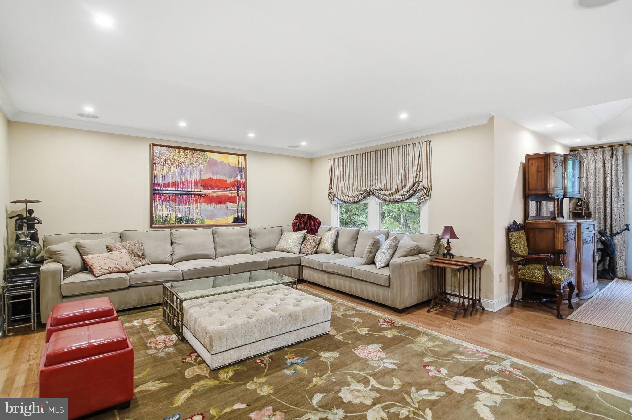 75 RIDINGS WAY