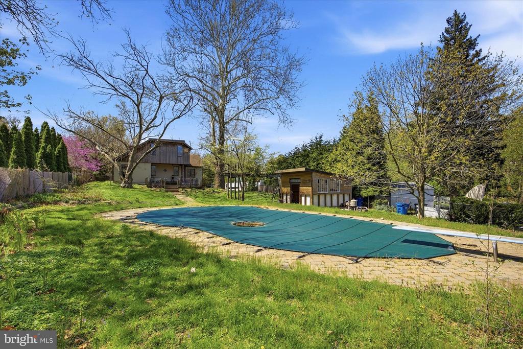 726 CROOKED LANE