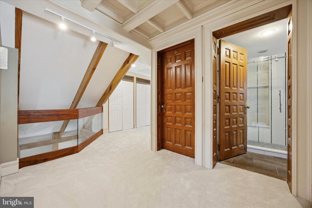 726 CROOKED LANE
