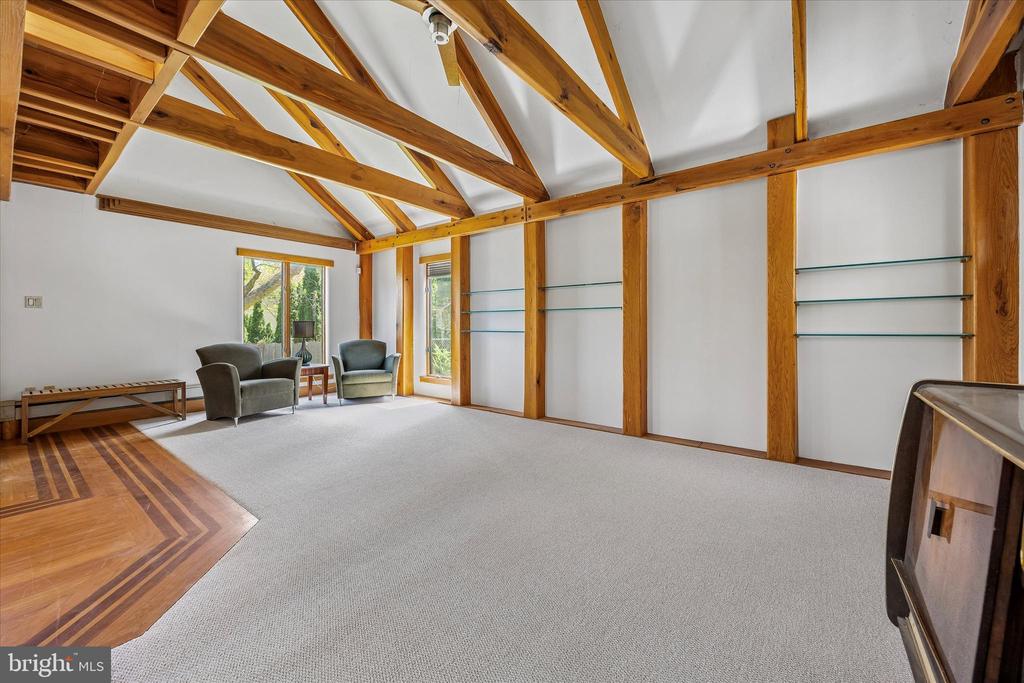 726 CROOKED LANE