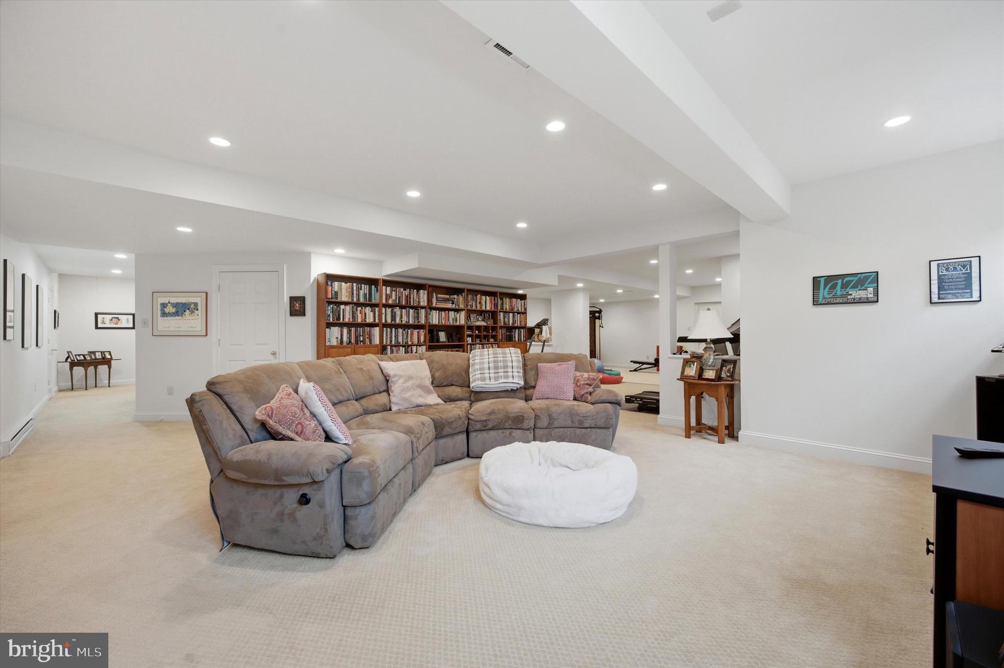 16 CHESTNUT LANE