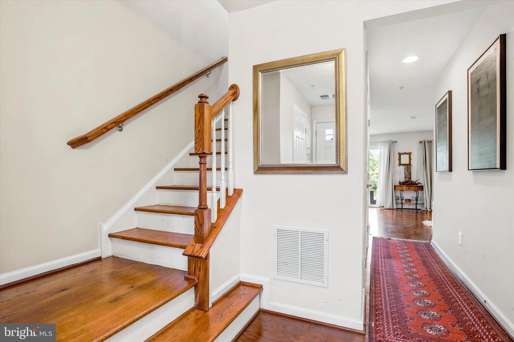 244 MACDONALD AVENUE 16
