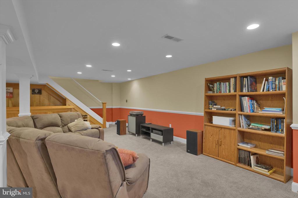 847 CLOVER DRIVE