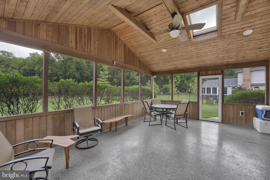 847 CLOVER DRIVE