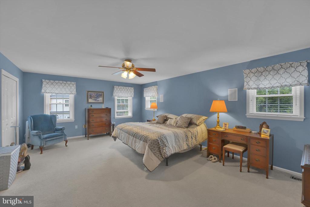847 CLOVER DRIVE
