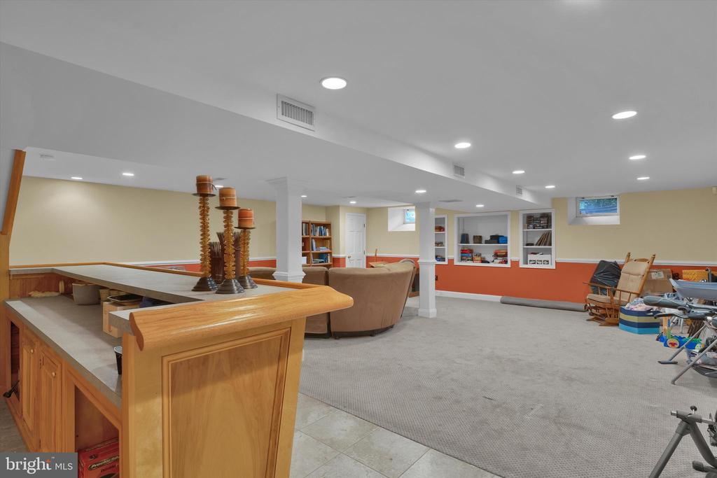 847 CLOVER DRIVE