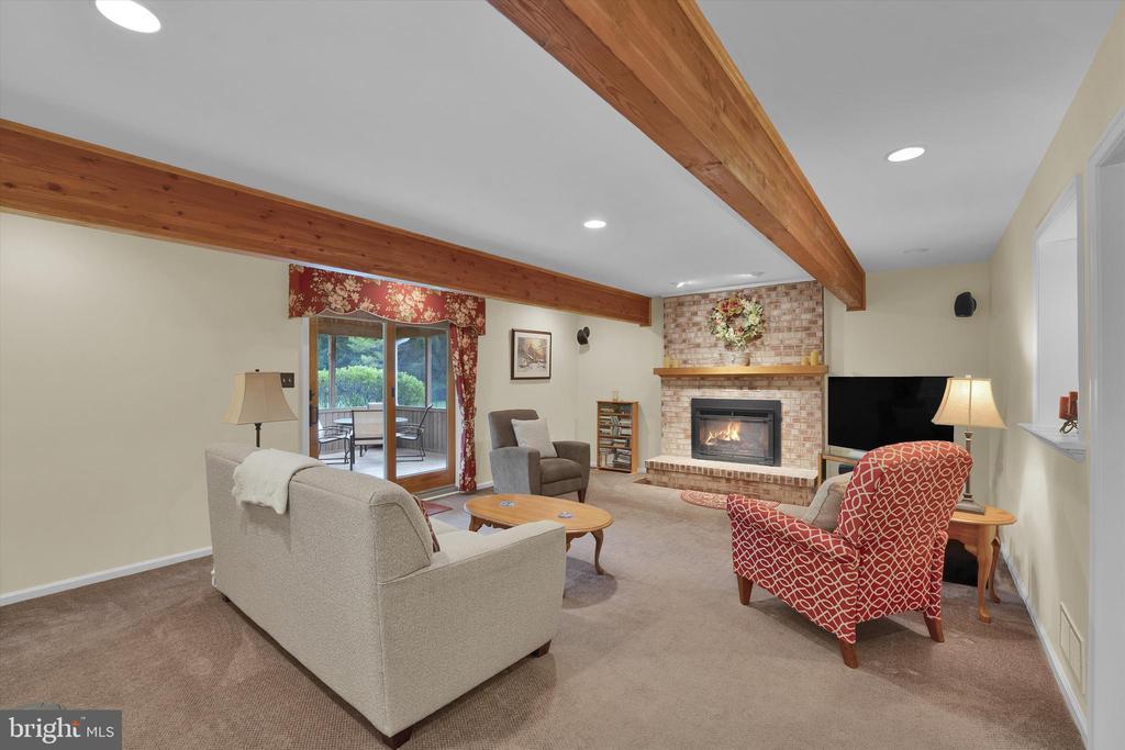847 CLOVER DRIVE