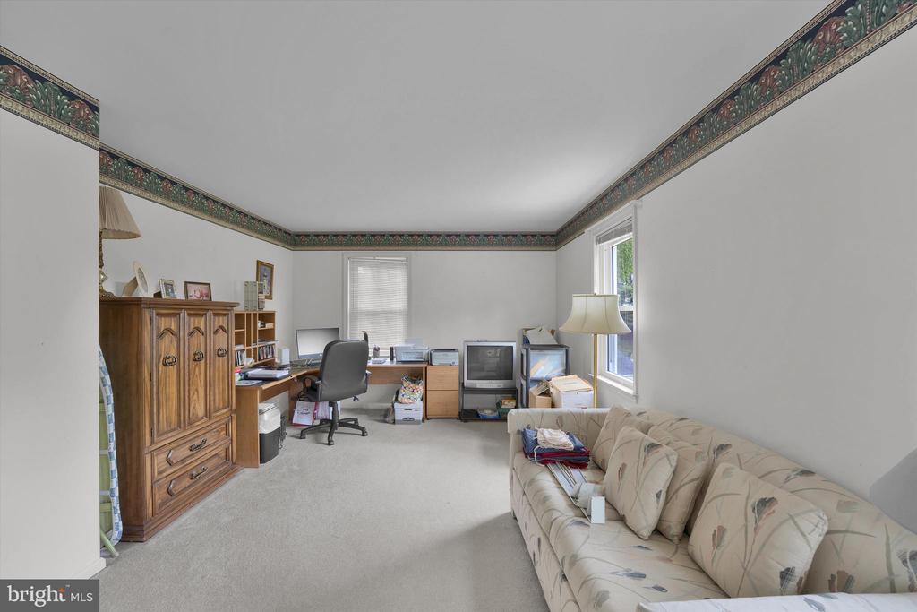 847 CLOVER DRIVE