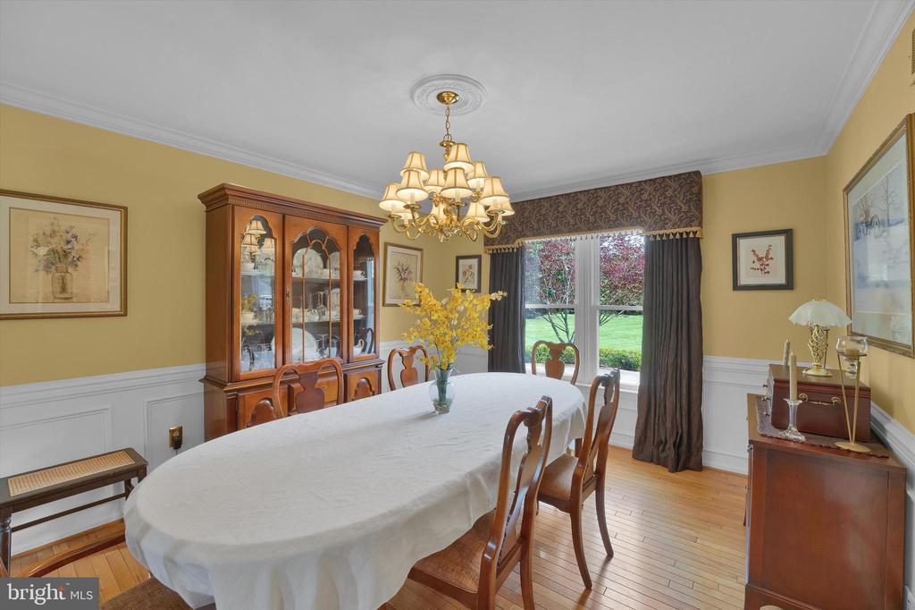 847 CLOVER DRIVE