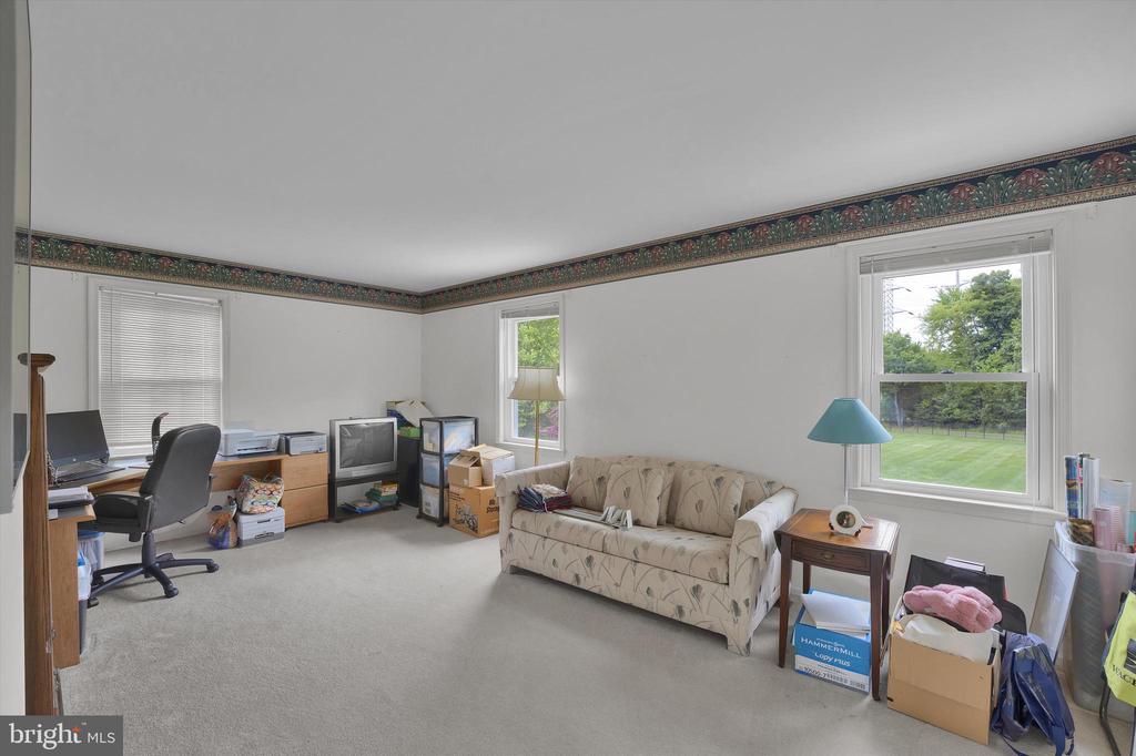 847 CLOVER DRIVE