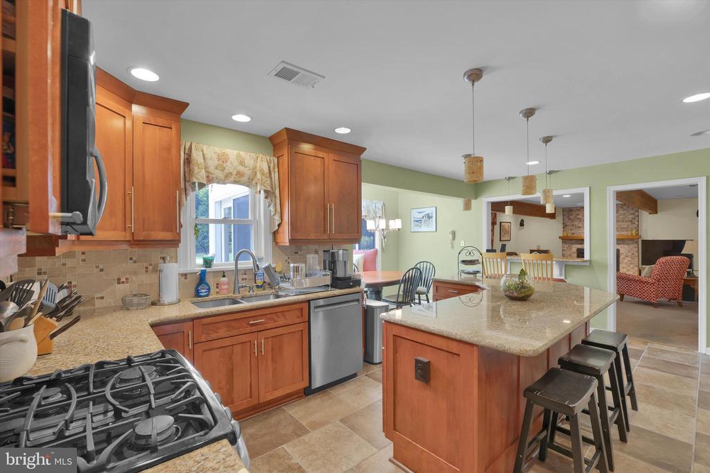 847 CLOVER DRIVE