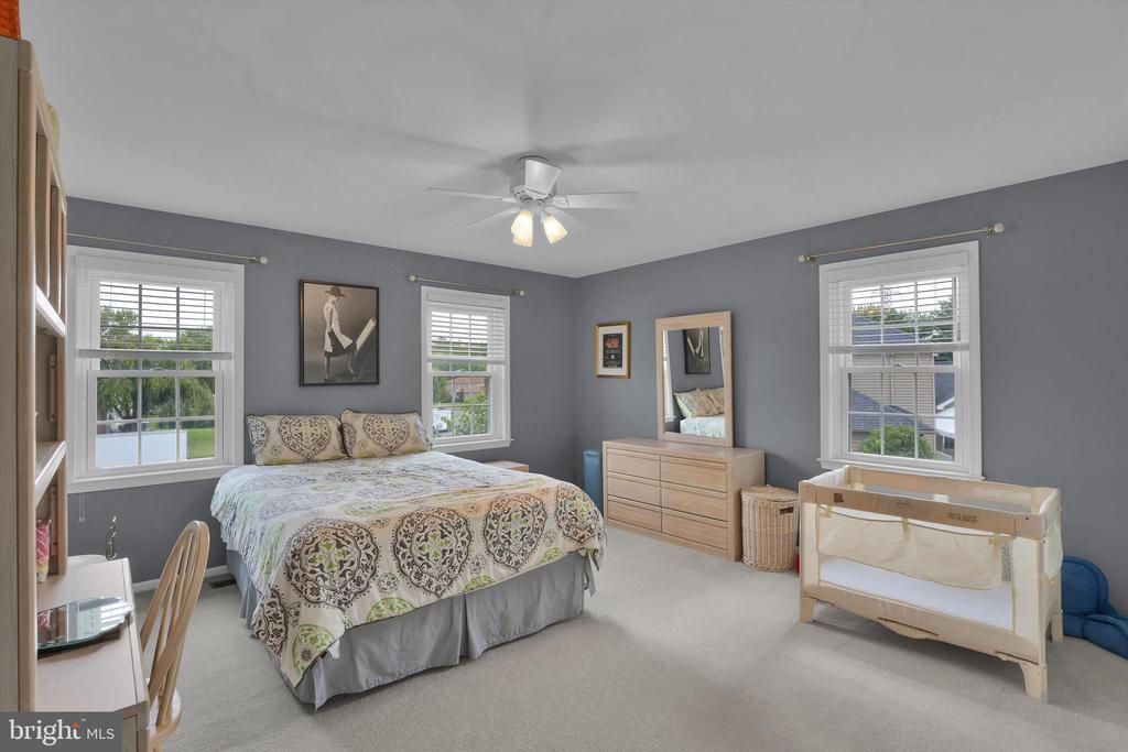 847 CLOVER DRIVE