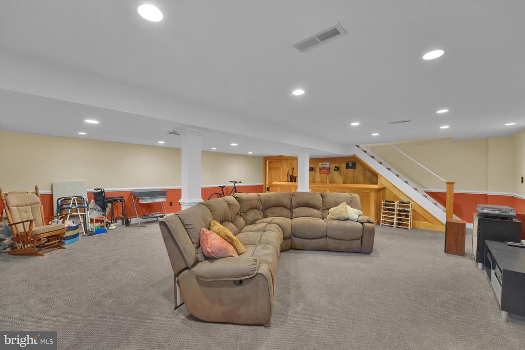 847 CLOVER DRIVE