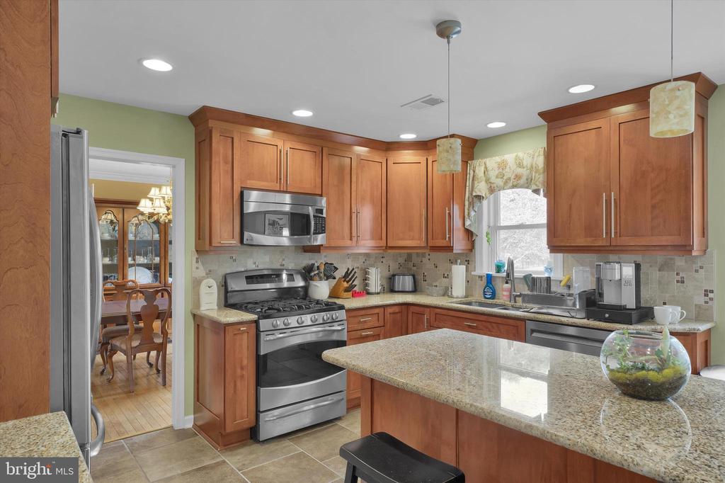 847 CLOVER DRIVE