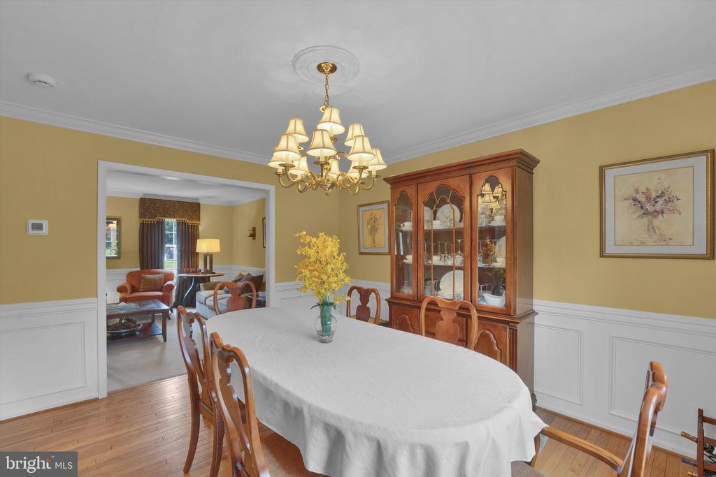 847 CLOVER DRIVE