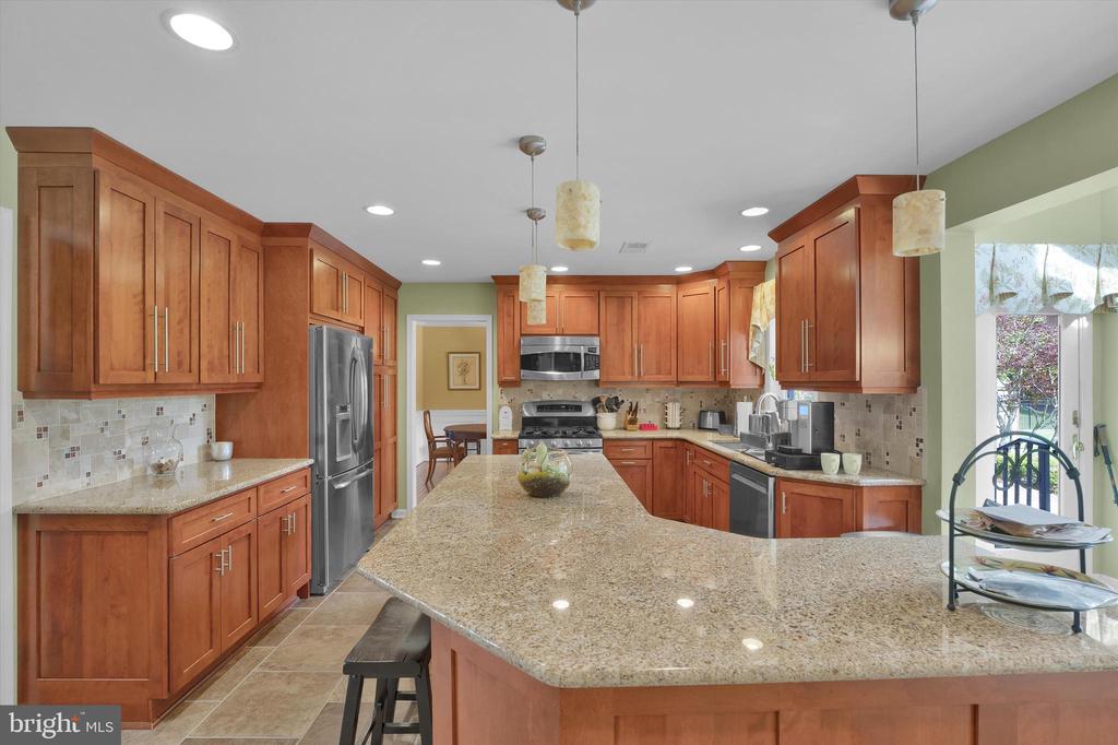 847 CLOVER DRIVE