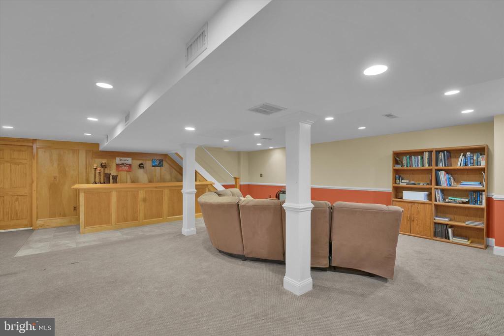 847 CLOVER DRIVE