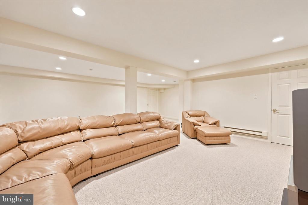 199 BIRKDALE DRIVE