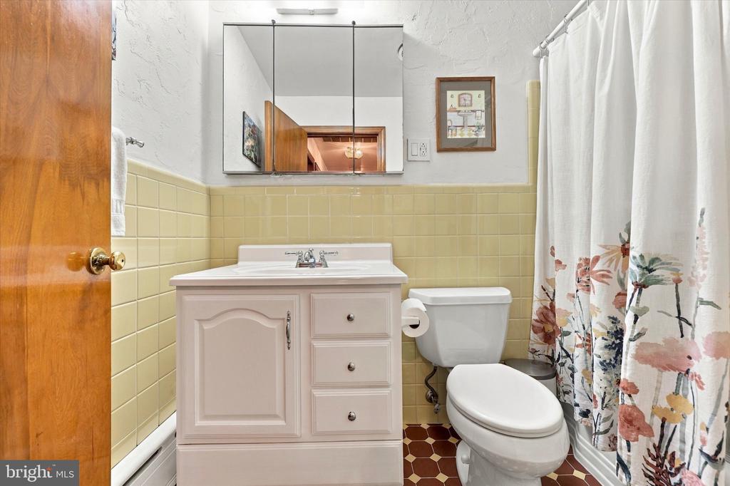 1639 W MAIN STREET Unit:           