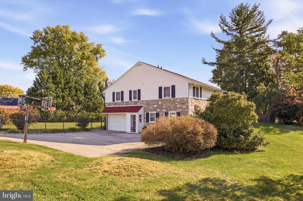 1639 W MAIN STREET Unit:           