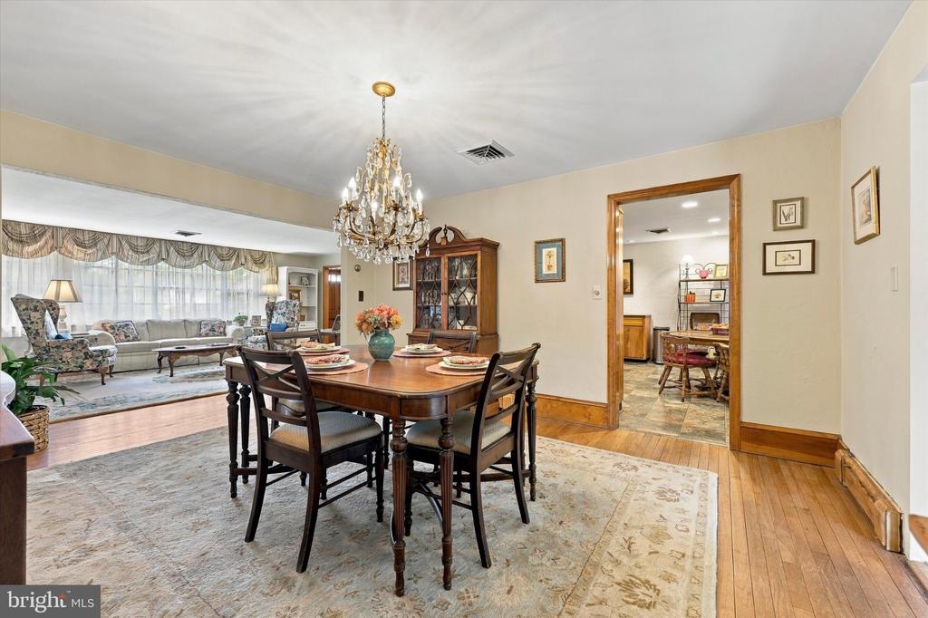 1639 W MAIN STREET Unit:           