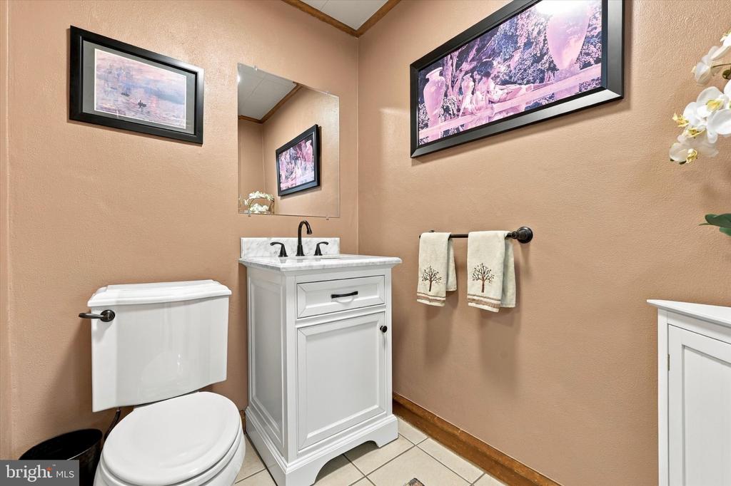 1639 W MAIN STREET Unit:           