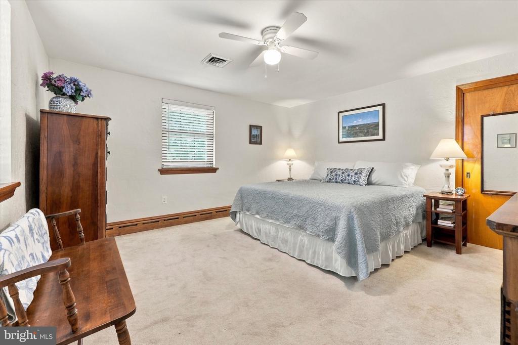 1639 W MAIN STREET Unit:           