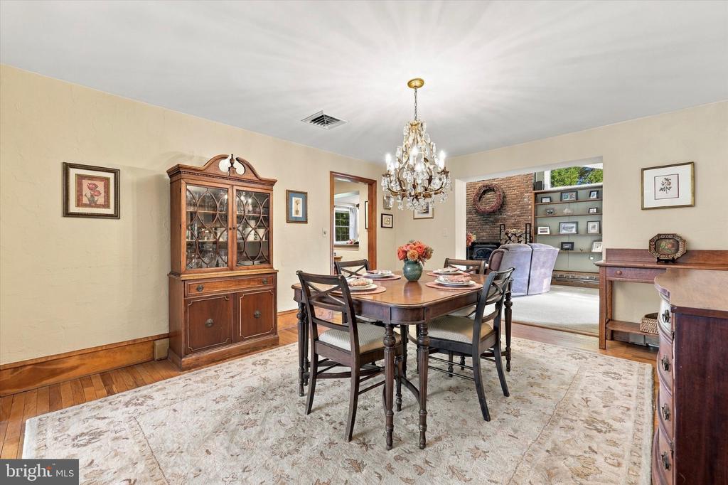 1639 W MAIN STREET Unit:           